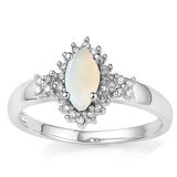 A lovely 0.33 carat Natural Fire Opal and 2 pieces Genuine Diamond, 925 Sterling Silver Ring