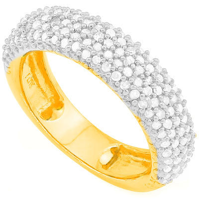 An absolutely Stunning 3/4 Carat (Total Weight) 137 pieces of Round Cut Diamond 10K Solid Yellow Gold Ring.